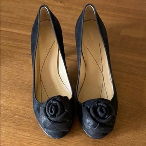 Kate Spade Black Flower Pump